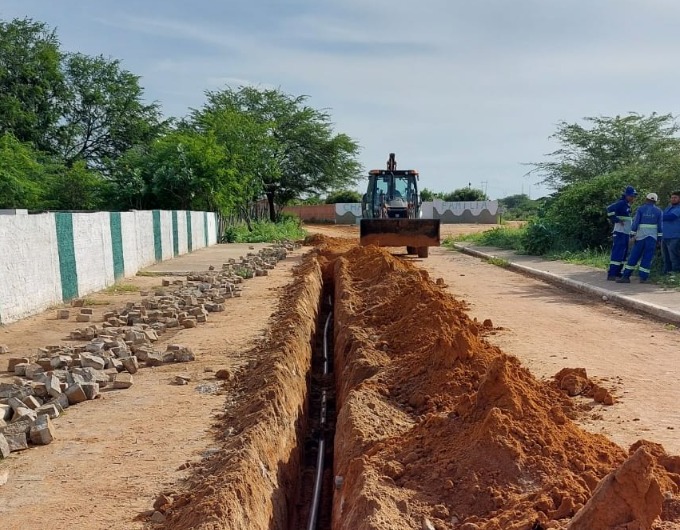 Prefeitura de Juazeiro implanta rede de abastecimento no Loteamento Nova Vitória, no bairro João Paulo ll