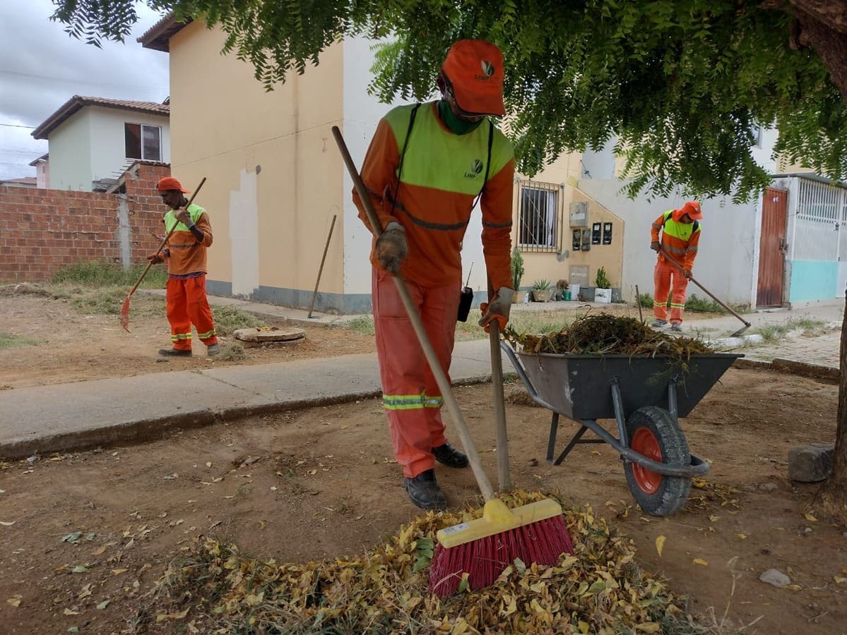 Prefeitura de Juazeiro mantém regularidade nos serviços de limpeza pública em toda a cidade