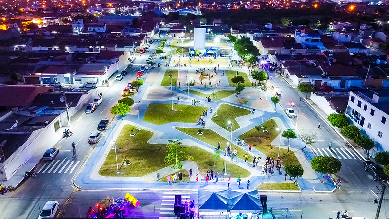 Emoção, alegria e festa marcam a entrega da Praça Paulo Bispo dos Santos na Vila Tiradentes pela Prefeita Suzana Ramos