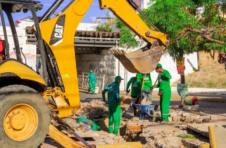 Prefeitura de Juazeiro segue avançando com serviços de limpeza e manutenção dos equipamentos públicos do município