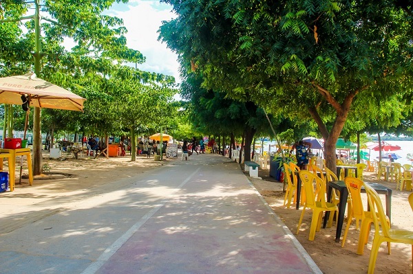 Prefeitura de Juazeiro trabalha para garantir o ordenamento dos barraqueiros que comercializam na Prainha da Marinha