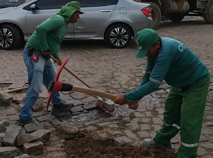 Prefeitura de Juazeiro realiza serviços de limpeza e manutenção de forma contínua na sede e interior   