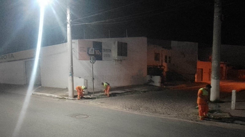 Prefeitura de Juazeiro otimiza limpeza da cidade com mutirões noturnos