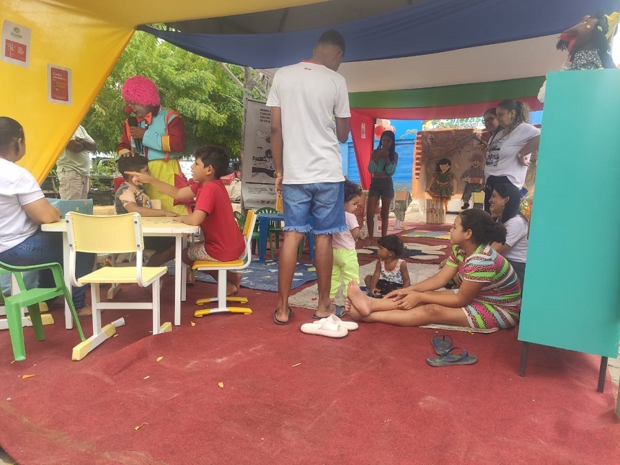 Prefeitura de Juazeiro monta espaço kids na feira do Alto da Maravilha e alerta população sobre combate do trabalho infantil