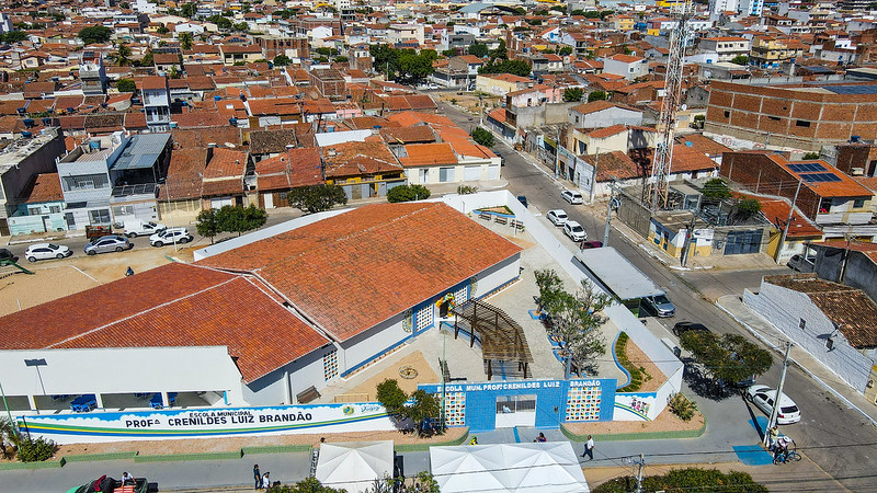 Em clima comemorativo aos 145 anos de Juazeiro, gestão Suzana Ramos entrega 54ª escola totalmente requalificada e ampliada