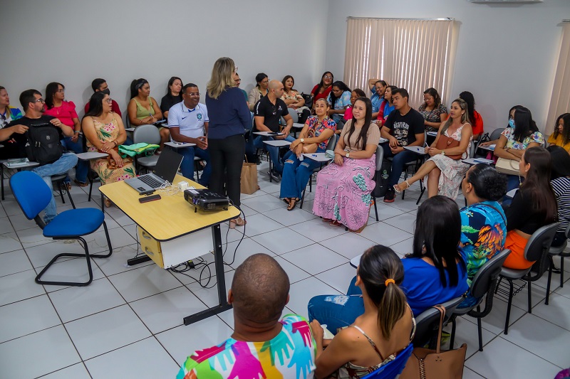 Prefeitura de Juazeiro promove formação de professores com foco em avaliações externas