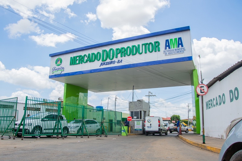 Mercado do produtor parabeniza agricultores pelo seu dia
