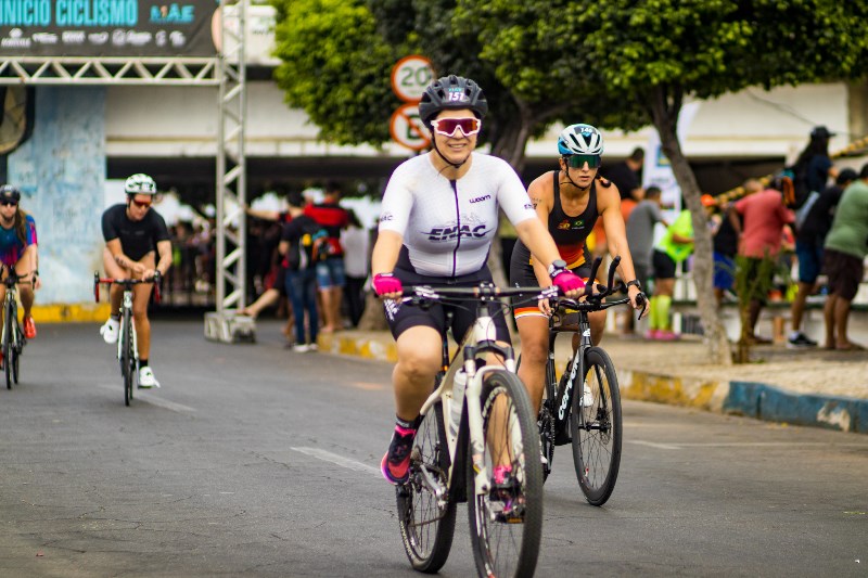 Com mais de 600 atletas, Triathlon ‘Mãe Malvada’ movimenta Orla II de Juazeiro