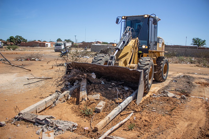 Prefeitura de Juazeiro realiza ação de ordenamento em áreas públicas ocupadas irregularmente