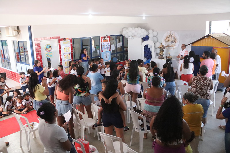 Imagem peregrina de Nossa Senhora das Grotas chega à Emei Maria Suely Medrado