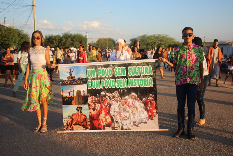 Desfile cívico marca festividades culturais e religiosas do distrito de Itamotinga