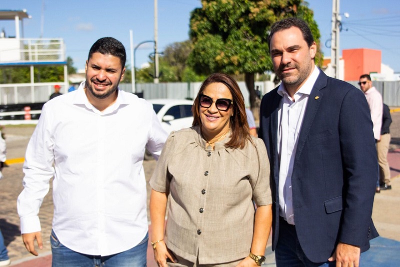 Gestão Suzana Ramos anuncia investimento de 10 milhões para pavimentação de mais de 70 ruas, em 14 bairros, nesta sexta (01), na Orla II, às 16h