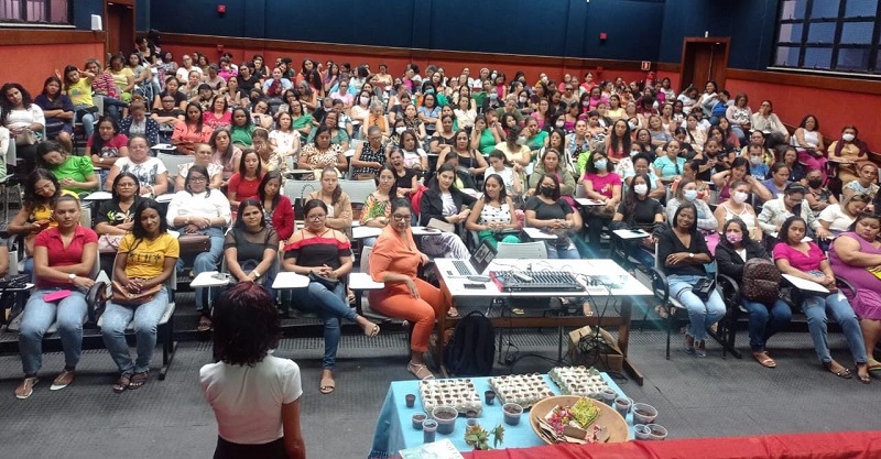 Prefeitura de Juazeiro realiza encontro formativo para auxiliares de sala da Educação Infantil
