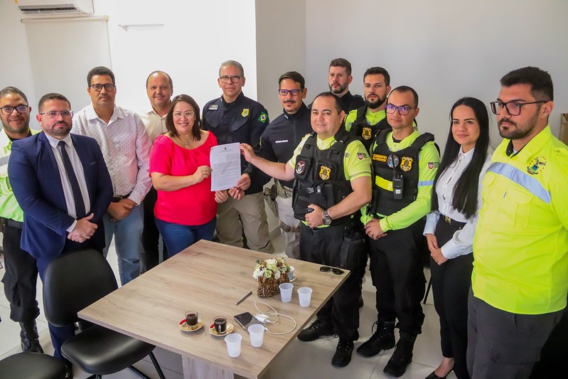 Gestão Suzana Ramos e PRF assinam Termo de Cooperação para fiscalização do trânsito no entorno do Mercado do Produtor