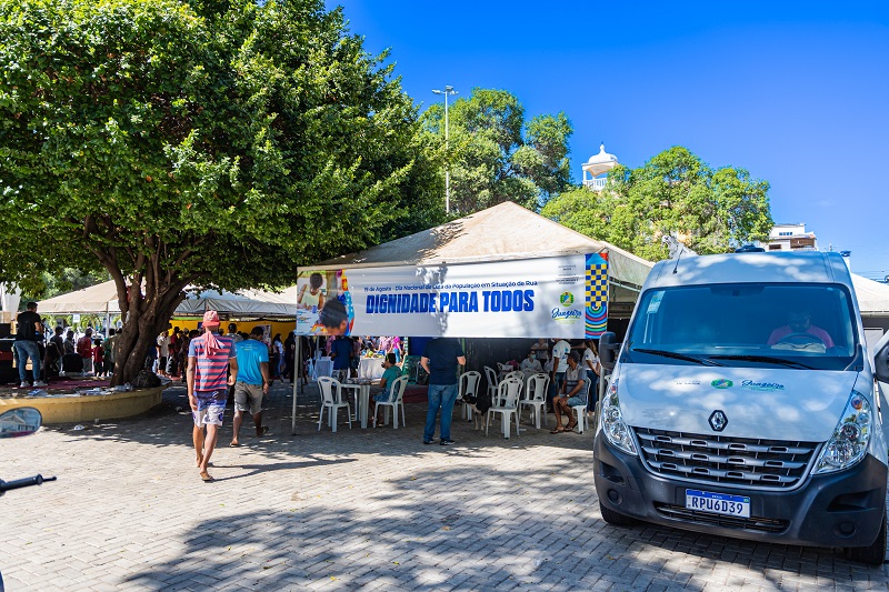 Prefeitura de Juazeiro realiza quase 300 atendimentos em evento dedicado à população em situação de rua