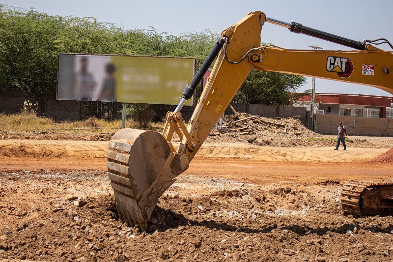 Travessia Urbana: Prefeitura de Juazeiro realiza realocação de outdoors na área das obras