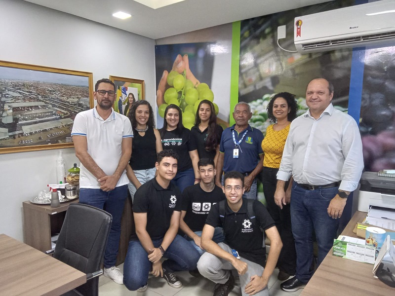 Mercado do Produtor de Juazeiro recebe visita de alunos da Univasf
