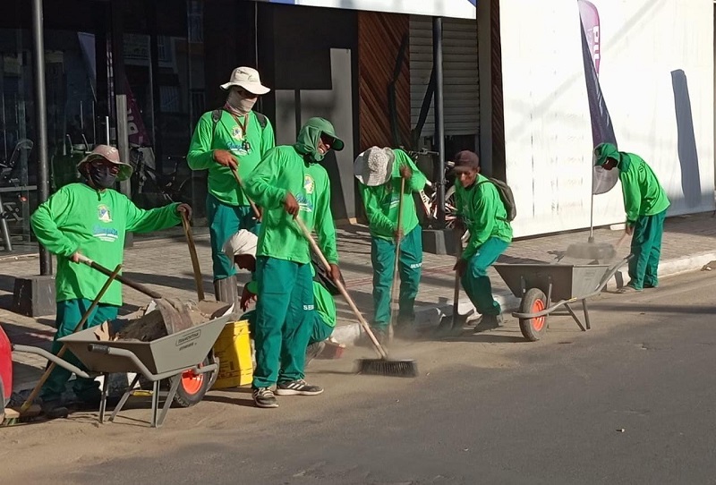 Área central de Juazeiro recebe limpeza e manutenção reforçadas para festividades da Independência e da padroeira da cidade