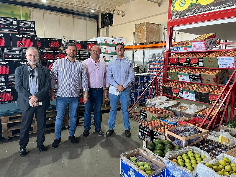 Presidente da UPB visita Mercado do Produtor de Juazeiro e elogia gestão municipal