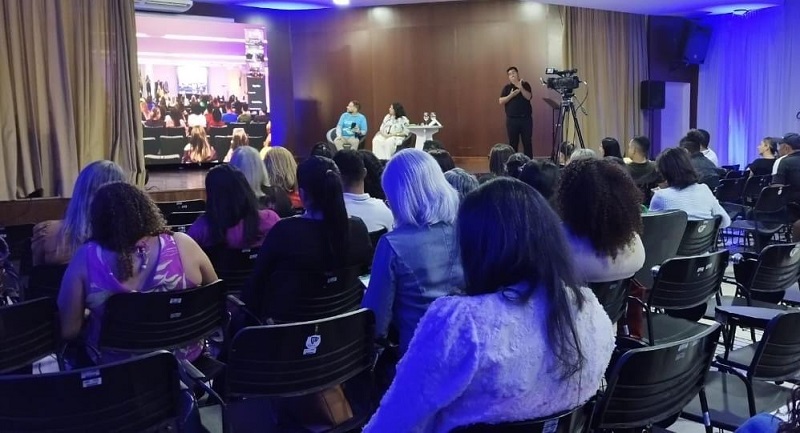 Prefeitura de Juazeiro participa de congresso internacional de Educação e Tecnologia