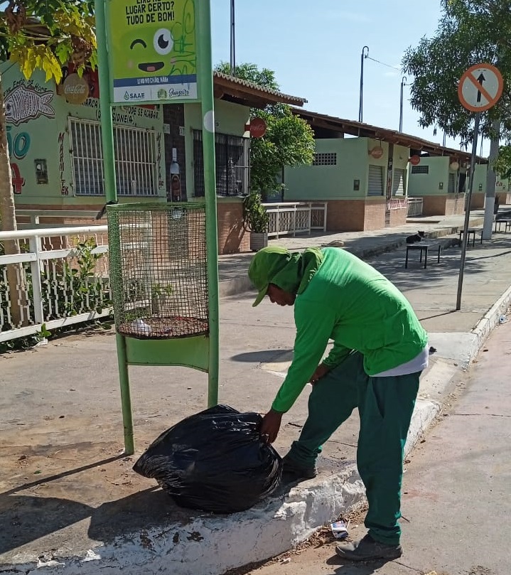 Serviços de limpeza pública e iluminação são intensificados pela Prefeitura de Juazeiro em toda a cidade