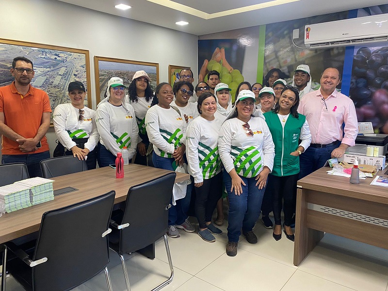Mercado do Produtor de Juazeiro recebe visita de alunos do Curso de Fruticultura do SENAR