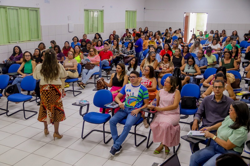 Gestores da rede municipal de ensino de Juazeiro participam de encontro para construção do ano letivo 2024