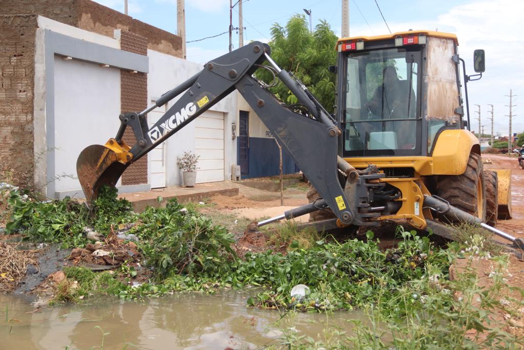 Prefeitura realiza intervenções nos bairros atingidos pela chuva em Juazeiro