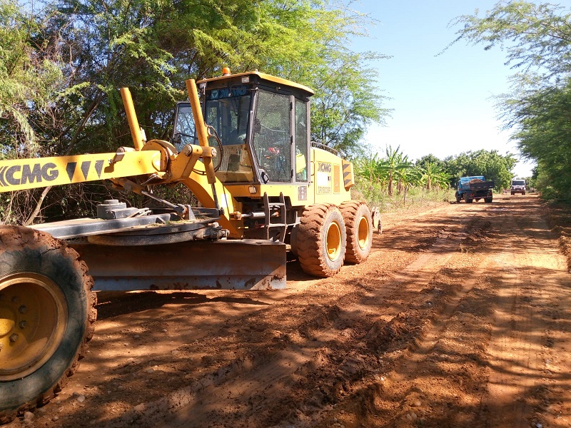 Prefeitura de Juazeiro reforça compromisso com o interior com patrolamento de estradas vicinais