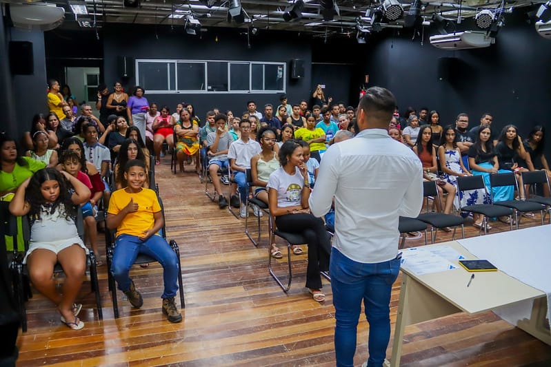 Prefeitura de Juazeiro entrega certificados para alunos de curso de Alfabetização e Letramento Digital