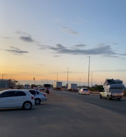 Prefeitura de Juazeiro informa desligamento da iluminação pública na BR próximo à Lagoa de Calu devido às obras da Travessia Urbana