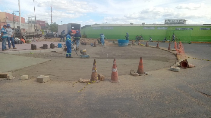 Intervenção em rotatória do Mercado do Produtor entra em fase final