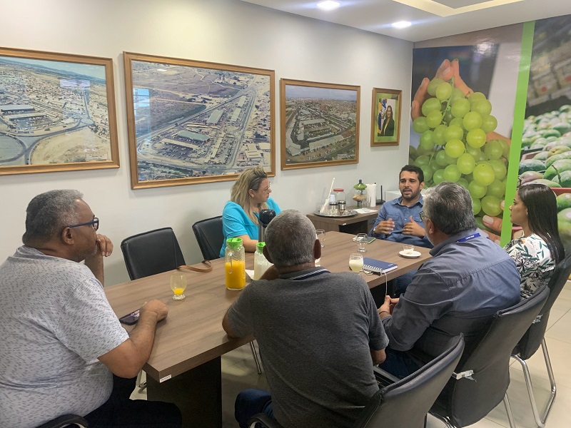 Referência: Representantes da Codevasf e da Prefeitura de Campo Formoso visitam Banco de Alimentos do Mercado do Produtor