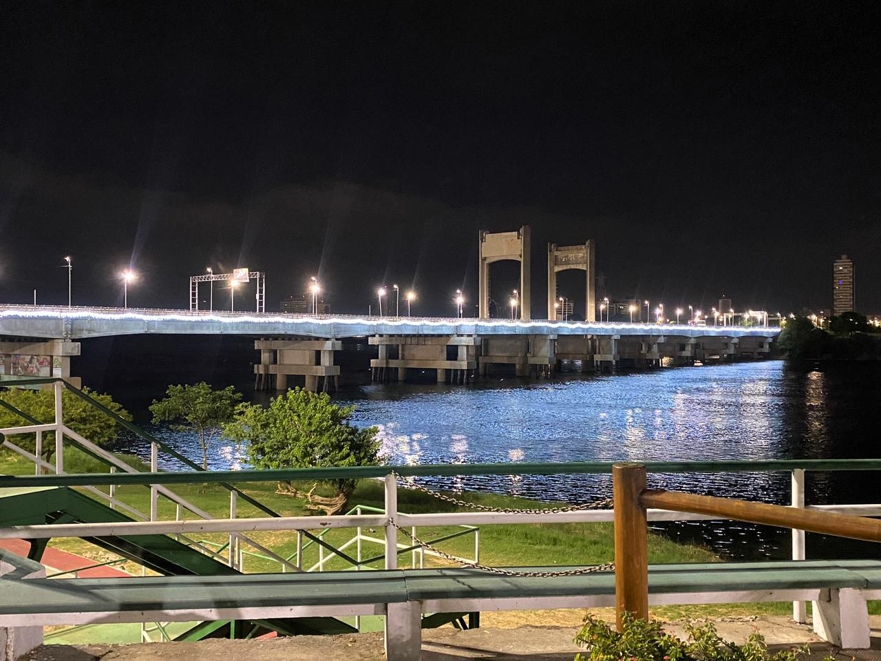 Ponte Presidente Dutra: Prefeitura de Juazeiro implanta iluminação especial para festividades de final do ano em um dos principais cartões postais da cidade