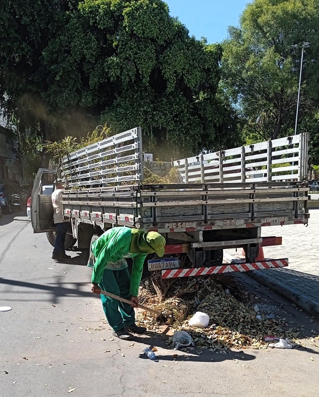 Prefeitura de Juazeiro intensifica ações de limpeza urbana para receber o Ano Novo