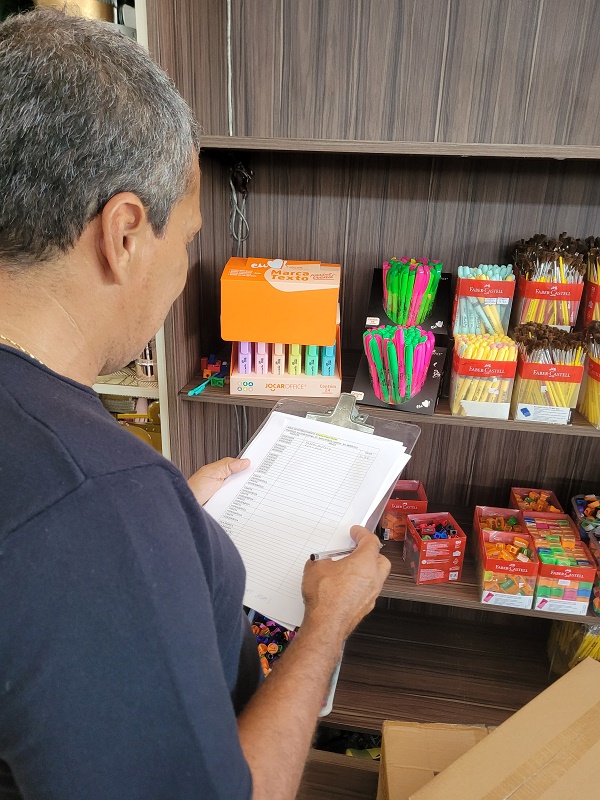 Procon de Juazeiro realiza pesquisa de preços de material escolar