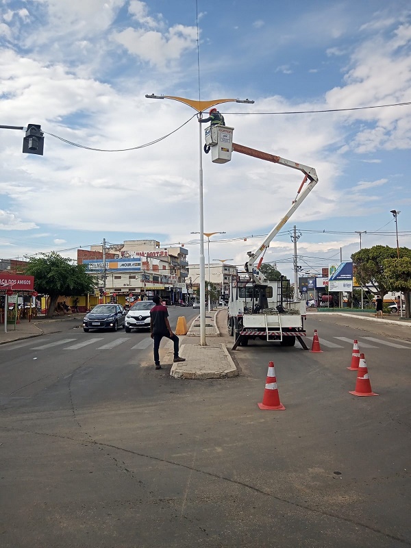 Luz e alegria: Prefeitura de Juazeiro intensifica iluminação pública para o Carnaval 2024