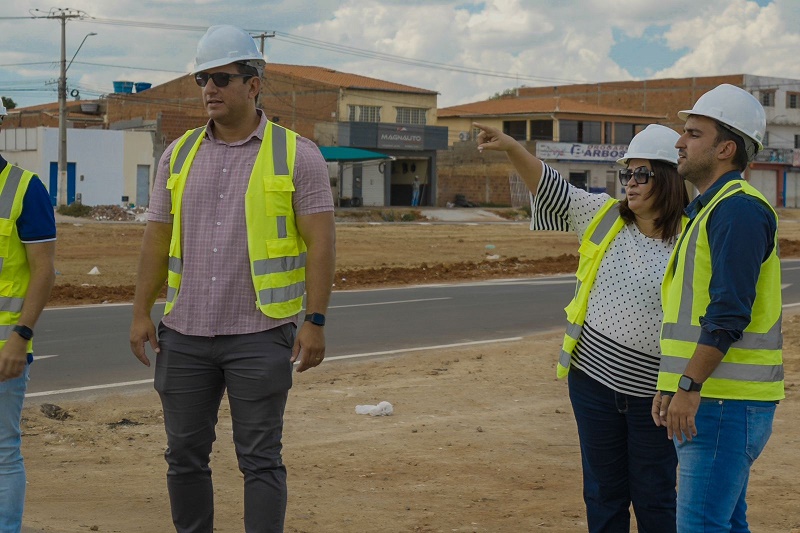 Prefeita Suzana Ramos visita obra da Travessia Urbana que entra em nova fase; trecho da BR-235 será liberado na próxima semana