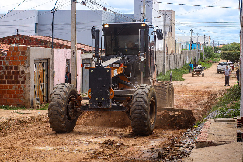 Através de investimento de R$ 10 milhões, bairro Palmares começa a receber serviços de pavimentação de ruas