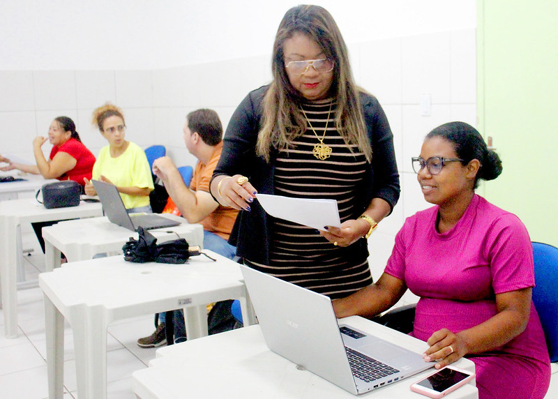 Prefeitura de Juazeiro orienta secretários escolares sobre a finalização do Censo Escolar 2023