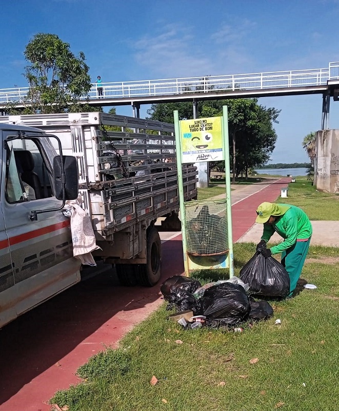 Após chuva, Prefeitura de Juazeiro intensifica serviços de limpeza desde as primeiras horas desta quinta-feira (15)