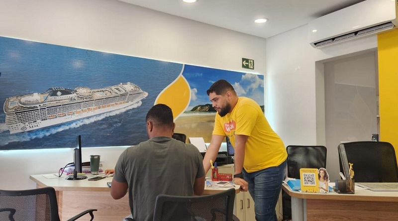 Procon Juazeiro realiza fiscalização em agências de turismo e orienta consumidores