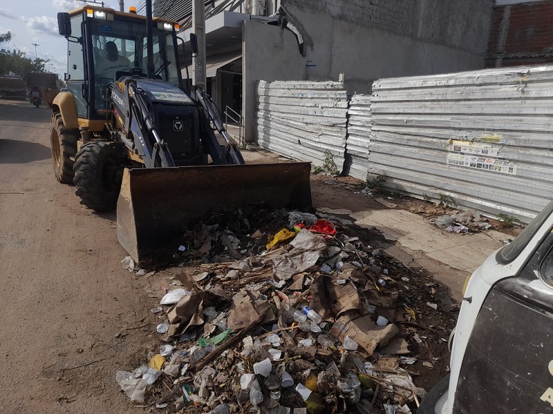 Prefeitura de Juazeiro intensifica retirada de resíduos sólidos pelo município