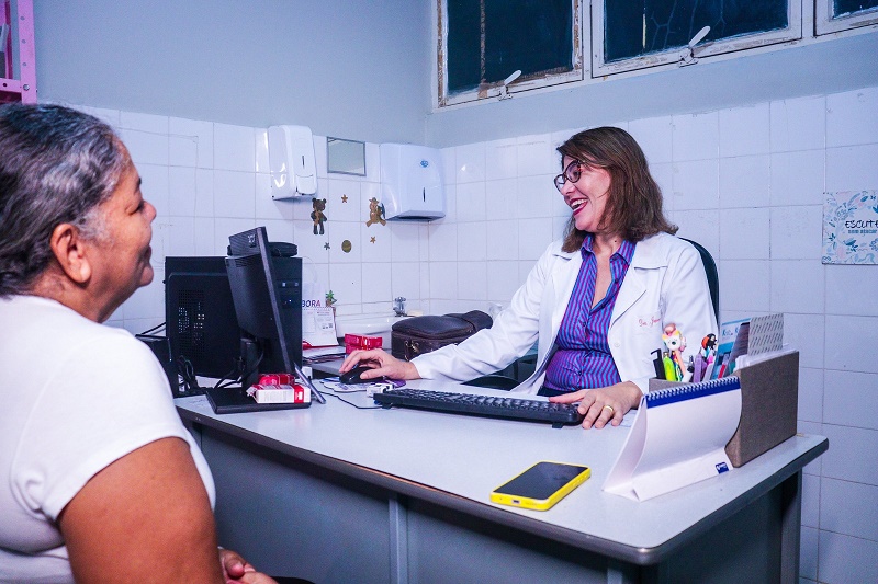 Mês de Combate ao Câncer: Moradoras do bairro Santo Antônio participam de mutirão de serviços de saúde na UBS Mussambê