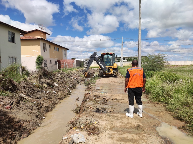 Prefeitura de Juazeiro segue realizando serviços para solucionar transtornos após as fortes chuvas