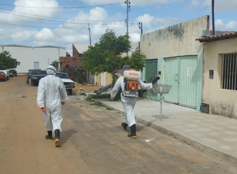 Prefeitura de Juazeiro realiza inspeções, rastreios e aplicação de inseticidas para combater a dengue no município