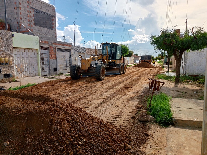 Prefeitura de Juazeiro intensifica serviços na infraestrutura e beneficia sede e interior do município