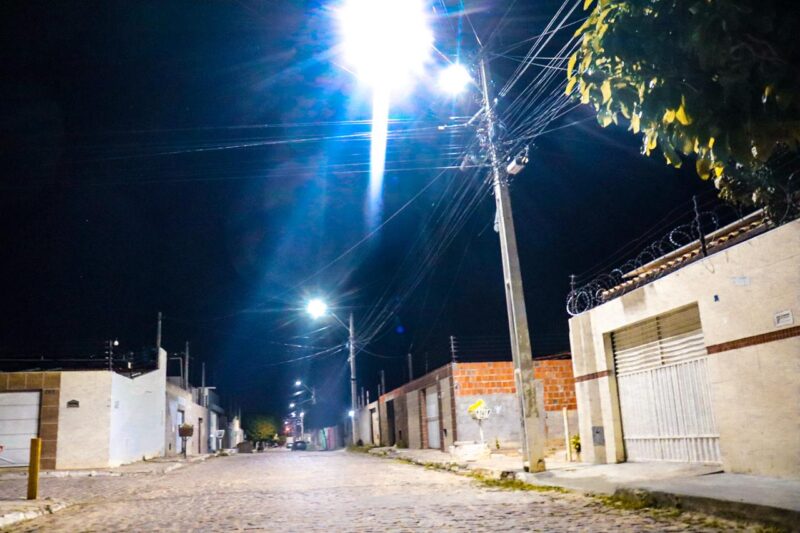 Moradores do bairro Expedito Nascimento expressam gratidão após Prefeitura de Juazeiro deixar bairro 100% com iluminação em LED