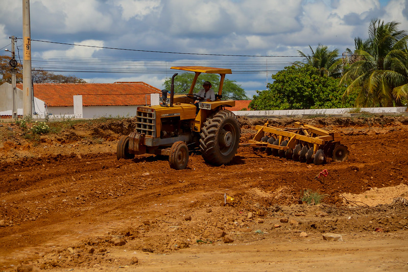 Com investimento de R$ 4 milhões, gestão Suzana Ramos avança nas obras de urbanização do Canal Malhada e pavimentação de vias