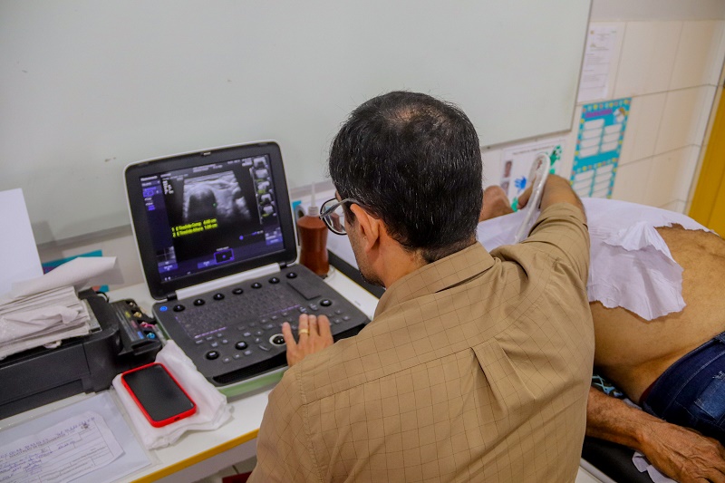 Prefeitura realiza mais de 460 atendimentos durante Saúde em Movimento no bairro Antônio Guilhermino nesta quarta-feira (24)